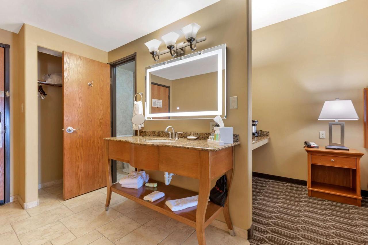 Best Western Plus Swiss Chalet Hotel & Suites Pecos Exterior photo